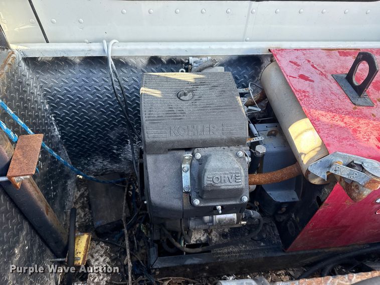 image for item EG1960 2001 Peterbilt 330 utility / service truck