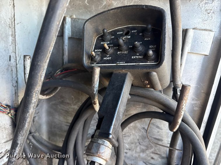 image for item EG1960 2001 Peterbilt 330 utility / service truck