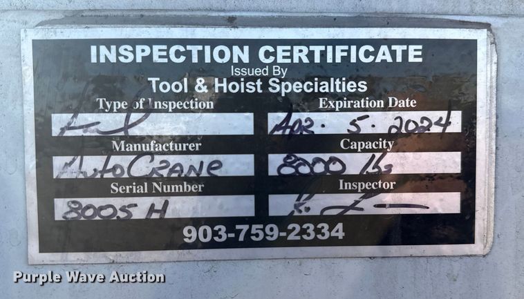 image for item EG1960 2001 Peterbilt 330 utility / service truck