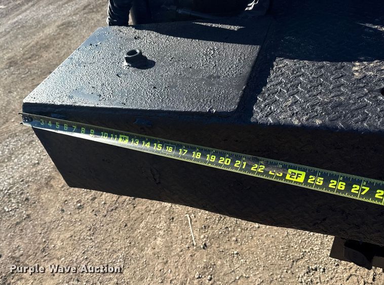 image for item EG1960 2001 Peterbilt 330 utility / service truck