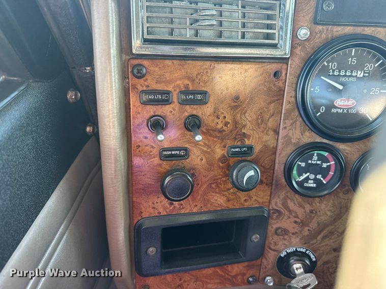 image for item EG1960 2001 Peterbilt 330 utility / service truck