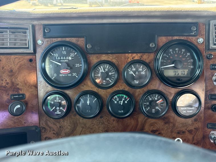 image for item EG1960 2001 Peterbilt 330 utility / service truck