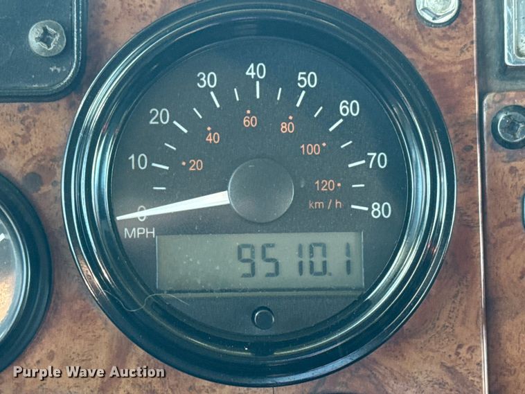 image for item EG1960 2001 Peterbilt 330 utility / service truck