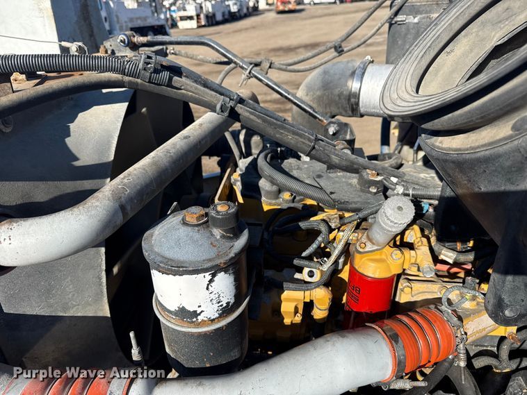 image for item EG1960 2001 Peterbilt 330 utility / service truck