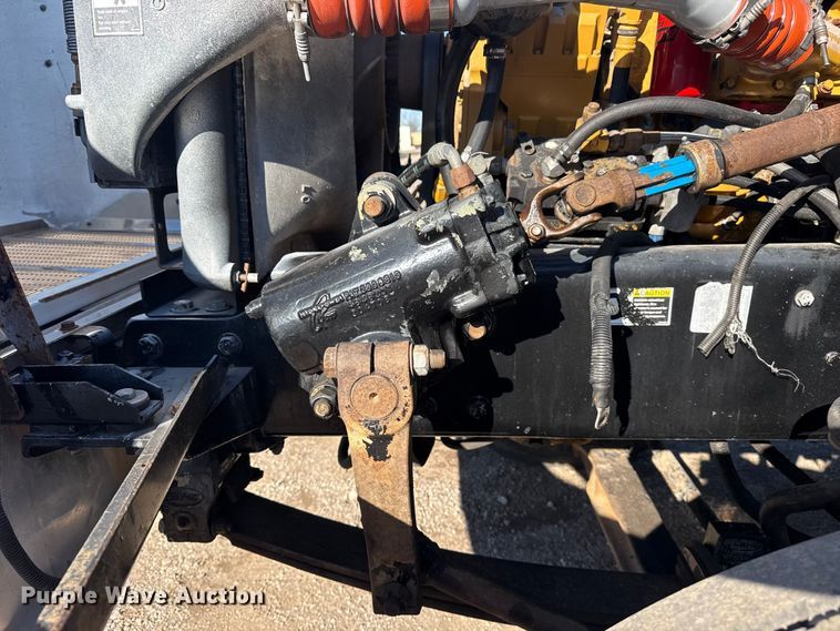 image for item EG1960 2001 Peterbilt 330 utility / service truck