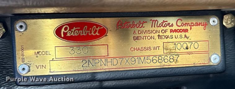 image for item EG1960 2001 Peterbilt 330 utility / service truck