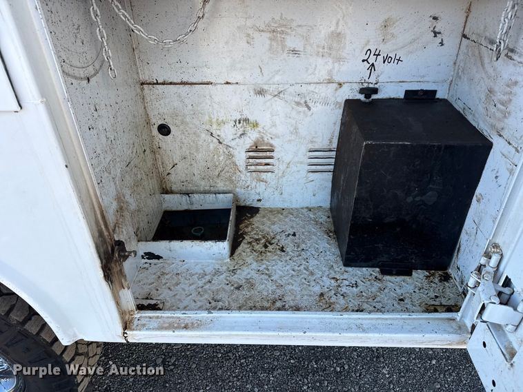 image for item EG1965 2017 RAM 3500 utility / service truck