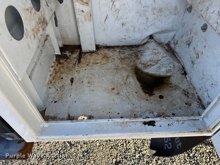 image for item EG1965 2017 RAM 3500 utility / service truck