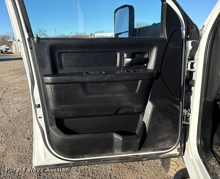 image for item EG1965 2017 RAM 3500 utility / service truck