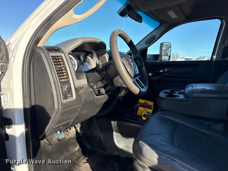 image for item EG1965 2017 RAM 3500 utility / service truck