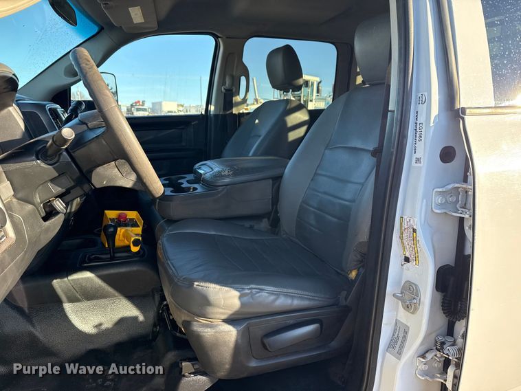 image for item EG1965 2017 RAM 3500 utility / service truck