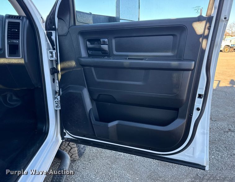 image for item EG1965 2017 RAM 3500 utility / service truck