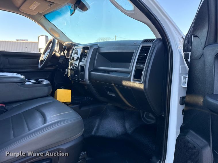 image for item EG1965 2017 RAM 3500 utility / service truck