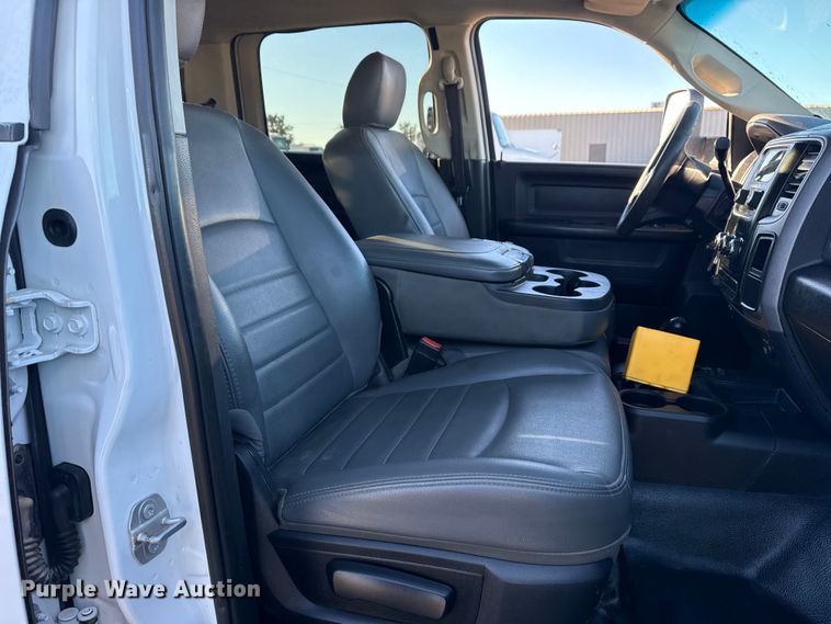 image for item EG1965 2017 RAM 3500 utility / service truck