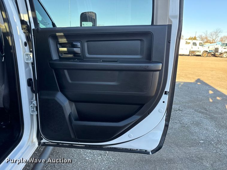 image for item EG1965 2017 RAM 3500 utility / service truck