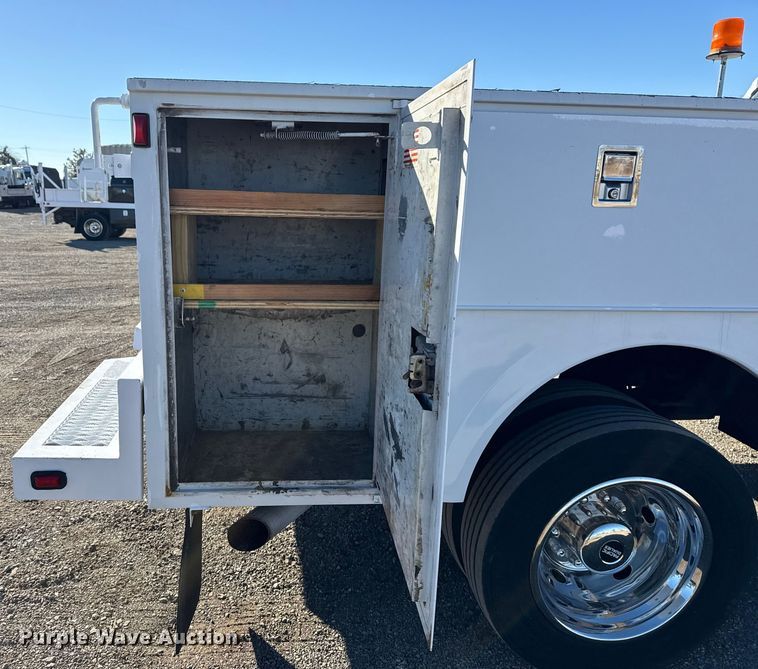 image for item EG1968 2012 Ford F550 utility / service truck