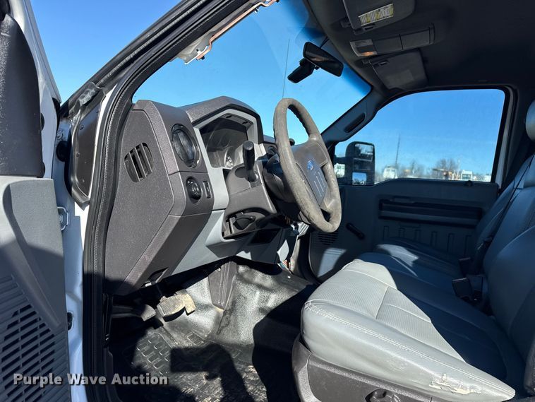 image for item EG1968 2012 Ford F550 utility / service truck