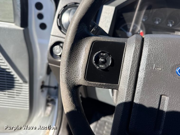 image for item EG1968 2012 Ford F550 utility / service truck