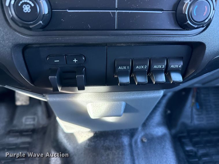 image for item EG1968 2012 Ford F550 utility / service truck