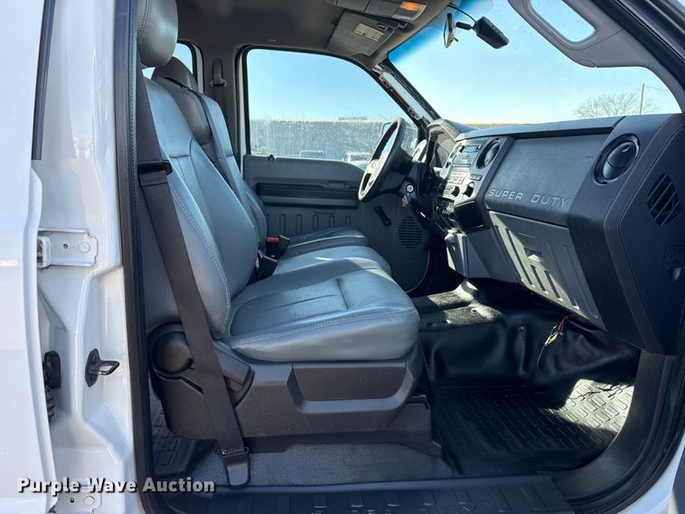 image for item EG1968 2012 Ford F550 utility / service truck