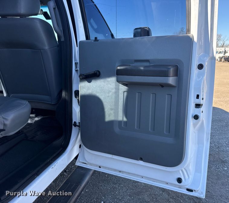 image for item EG1968 2012 Ford F550 utility / service truck