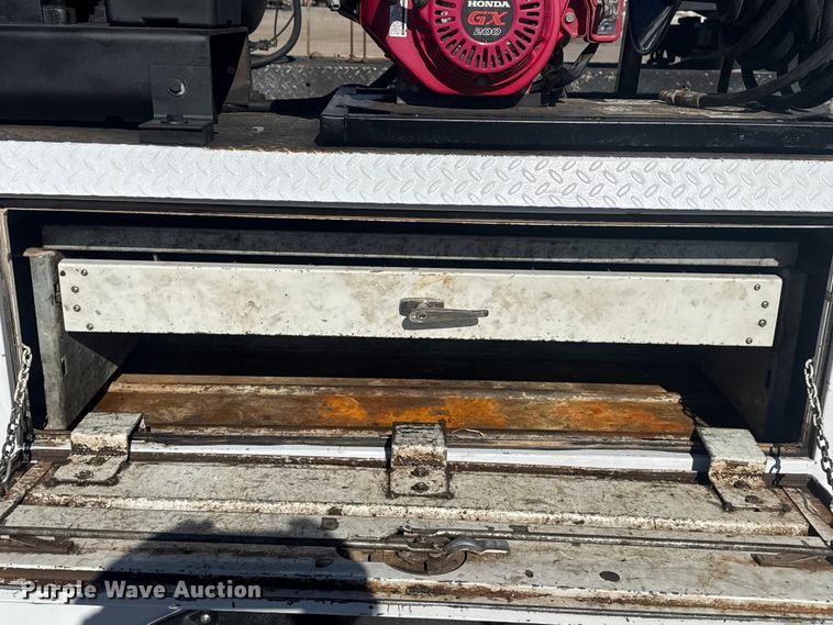 image for item EG1970 2018 Ford F450 Super Duty XL utility / service truck