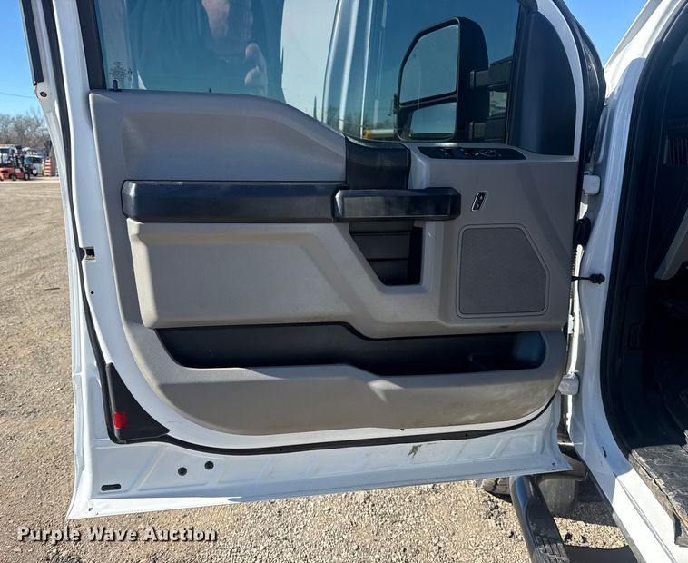 image for item EG1970 2018 Ford F450 Super Duty XL utility / service truck