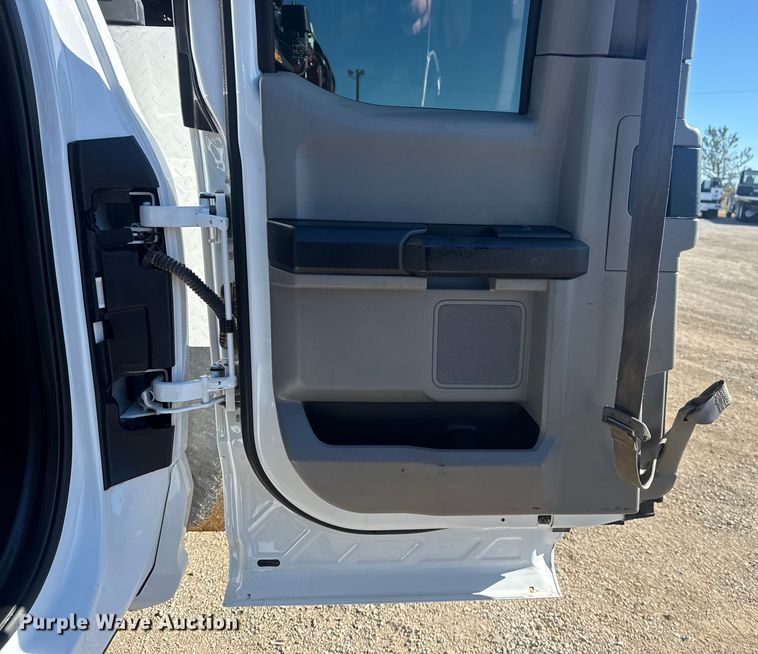 image for item EG1970 2018 Ford F450 Super Duty XL utility / service truck