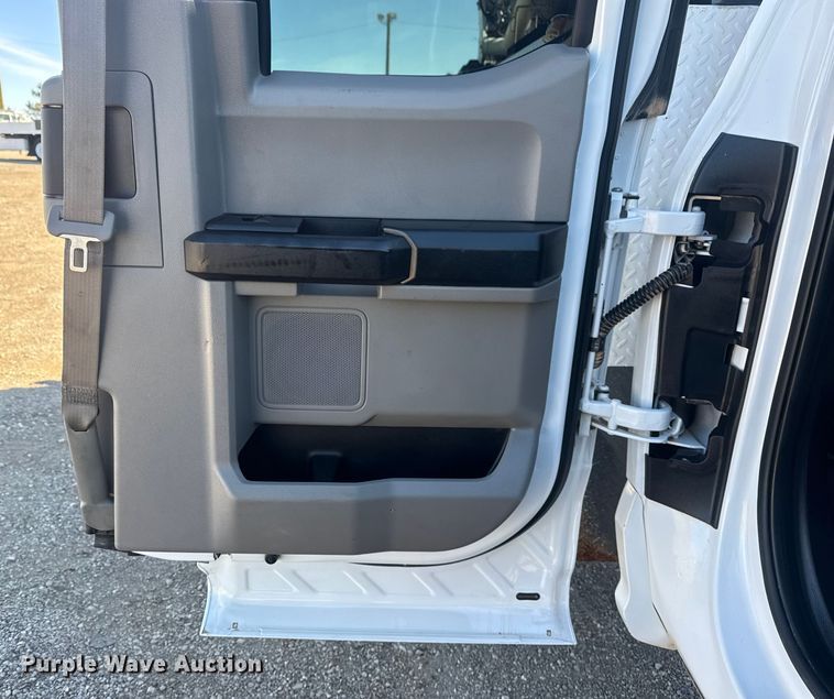 image for item EG1970 2018 Ford F450 Super Duty XL utility / service truck