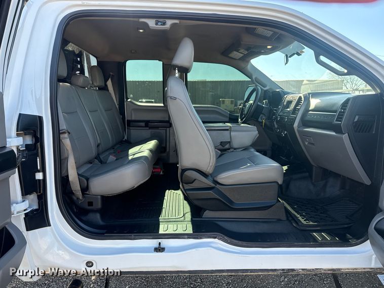 image for item EG1970 2018 Ford F450 Super Duty XL utility / service truck