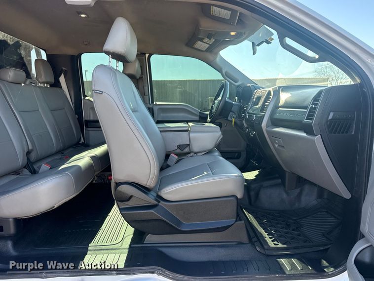 image for item EG1970 2018 Ford F450 Super Duty XL utility / service truck