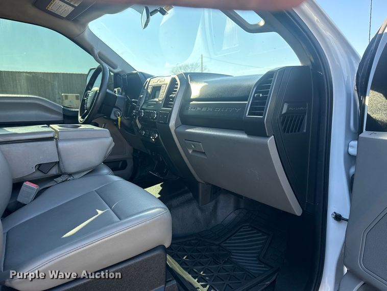 image for item EG1970 2018 Ford F450 Super Duty XL utility / service truck