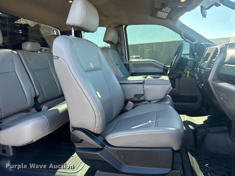 image for item EG1970 2018 Ford F450 Super Duty XL utility / service truck