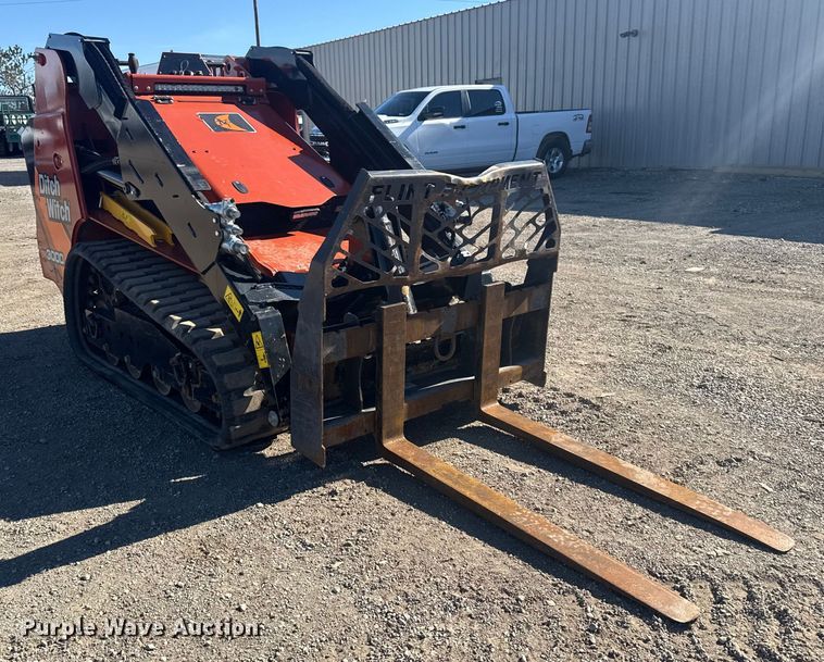 image for item EG1972 2022 Ditch Witch SK3000 compact utility loader