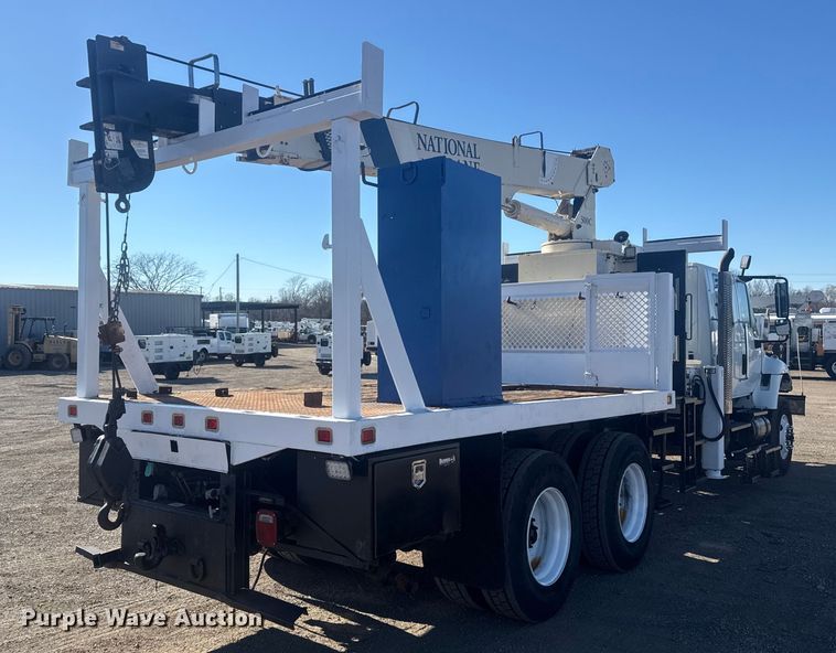image for item EG1974 2006 International 7400 crane truck