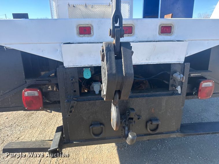 image for item EG1974 2006 International 7400 crane truck