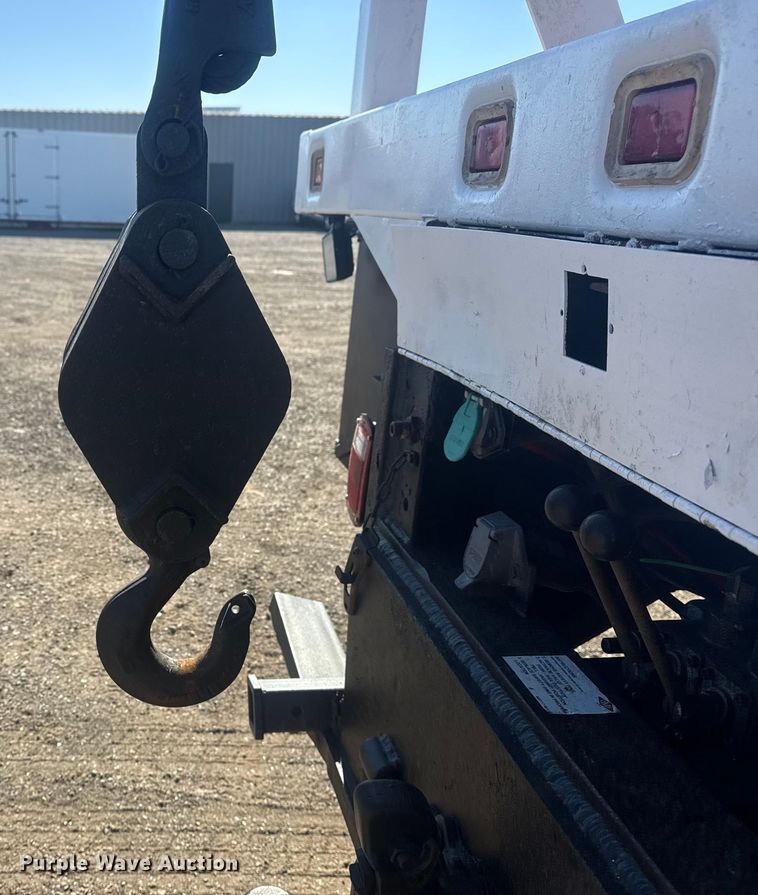 image for item EG1974 2006 International 7400 crane truck