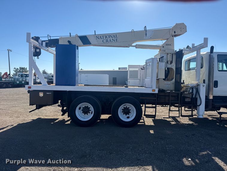 image for item EG1974 2006 International 7400 crane truck