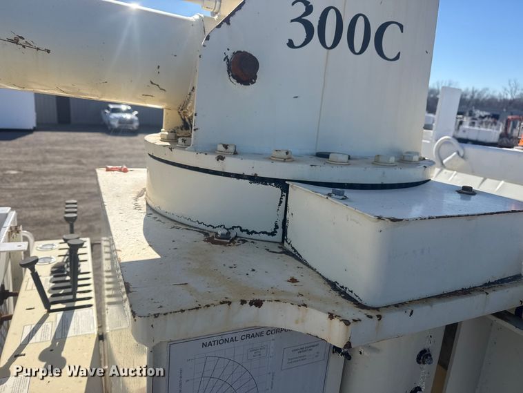 image for item EG1974 2006 International 7400 crane truck