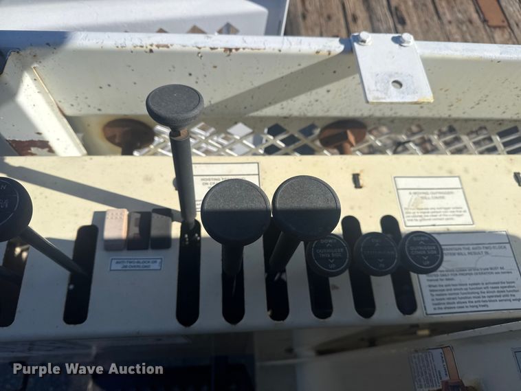 image for item EG1974 2006 International 7400 crane truck