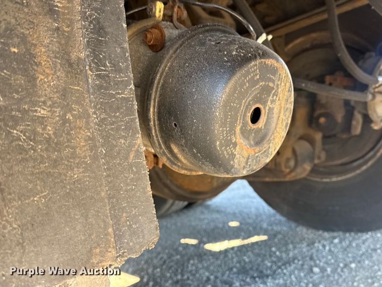 image for item EG1974 2006 International 7400 crane truck