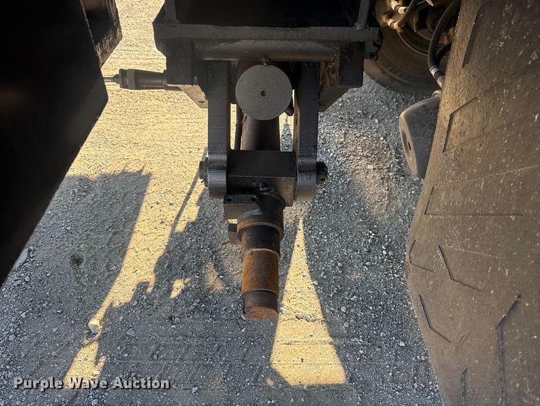 image for item EG1974 2006 International 7400 crane truck