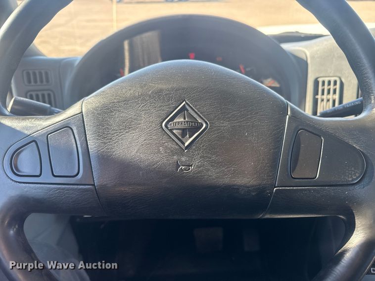 image for item EG1974 2006 International 7400 crane truck