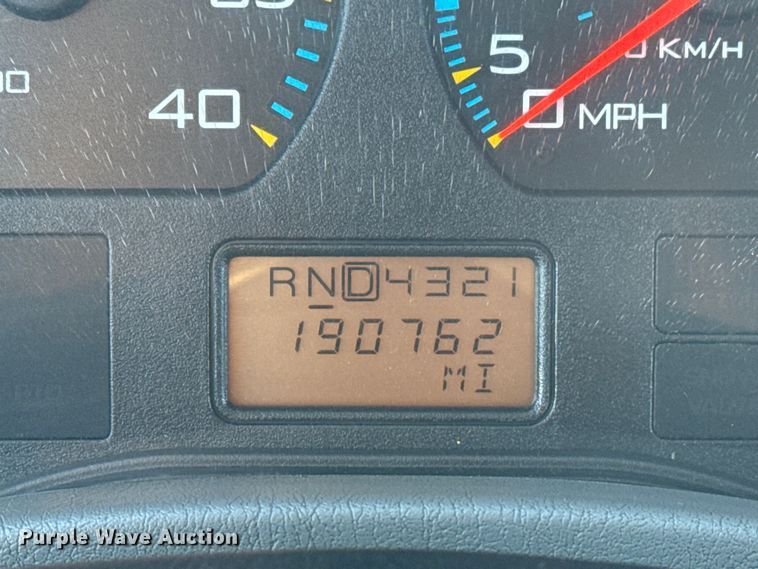 image for item EG1974 2006 International 7400 crane truck