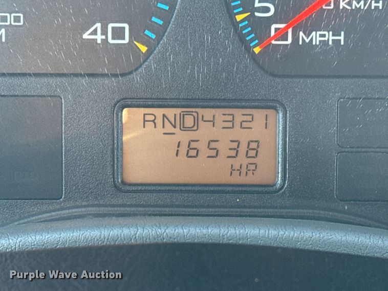 image for item EG1974 2006 International 7400 crane truck