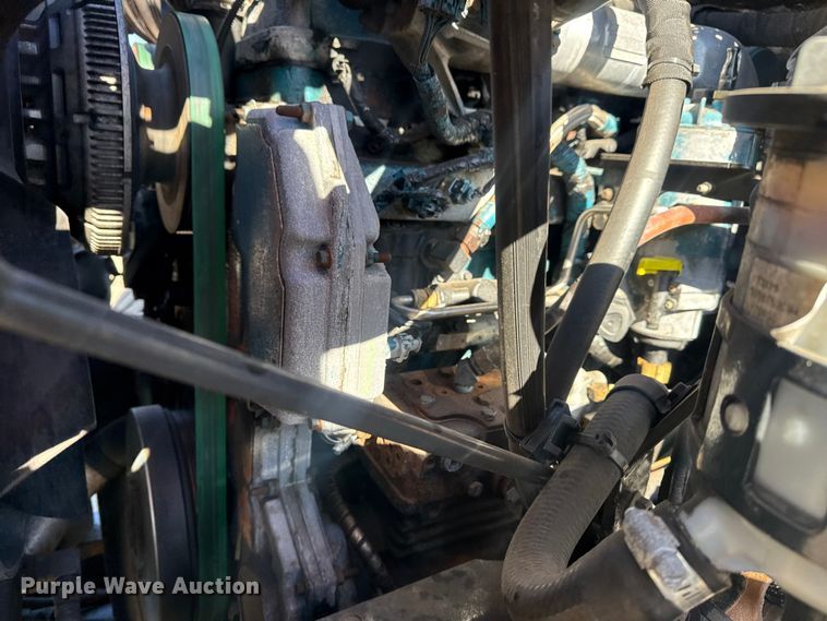 image for item EG1974 2006 International 7400 crane truck