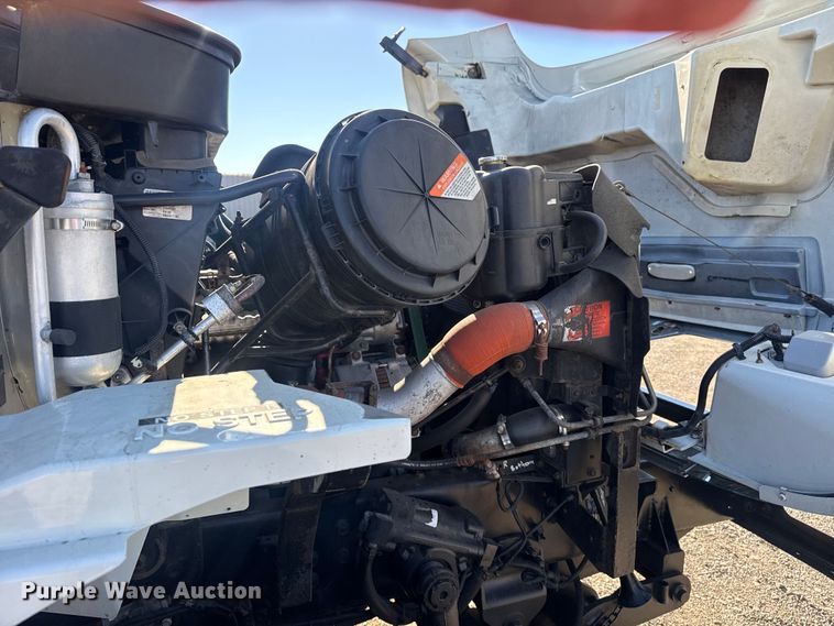 image for item EG1974 2006 International 7400 crane truck