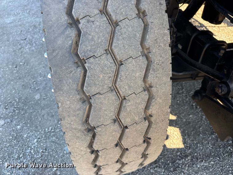 image for item EG1974 2006 International 7400 crane truck