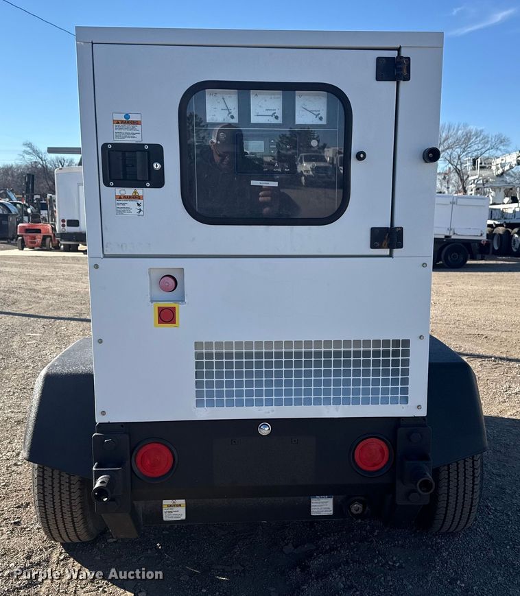 image for item EG1975 2021 Doosan Portable Power G25WDO-T4F generator