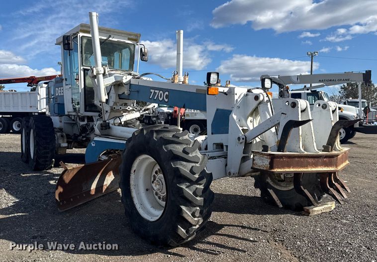 image for item EG1982 2000 John Deere 770C motor grader